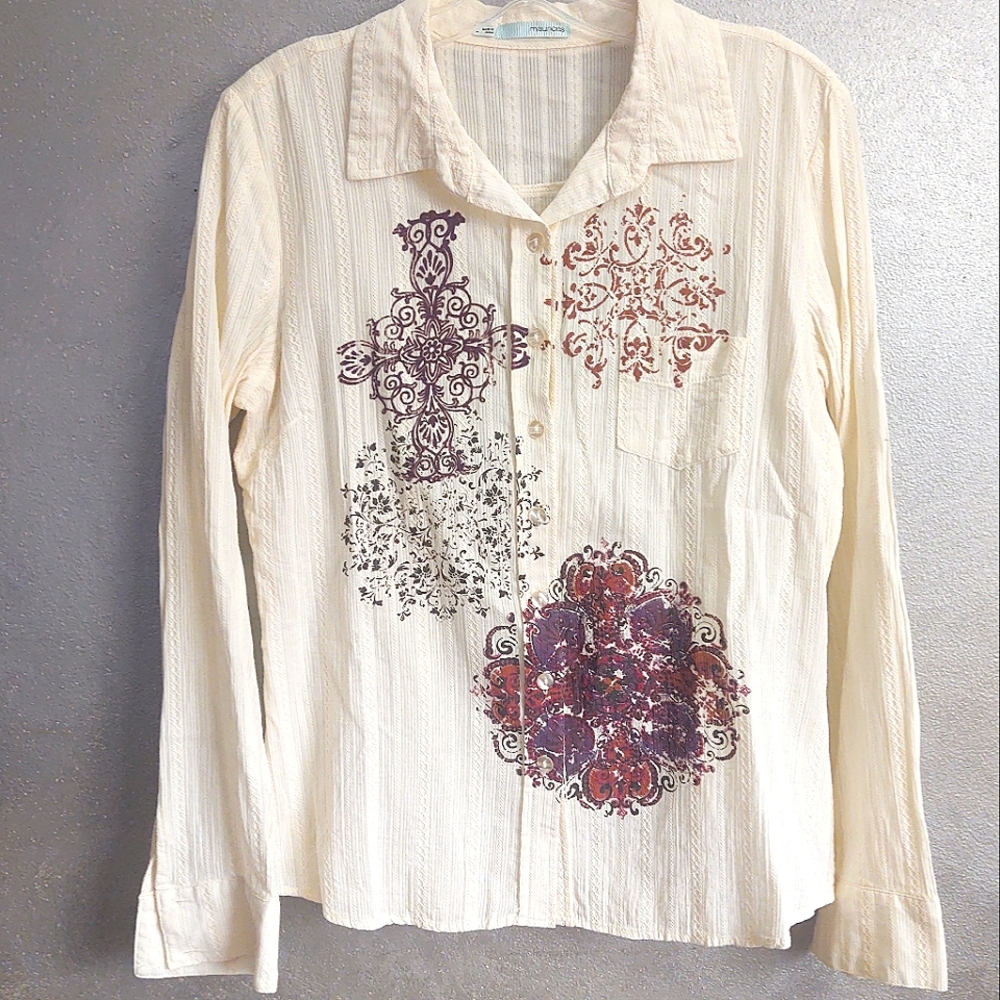 Long sleeve button down w/screen print detail